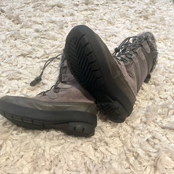 Target Girls Winter Boots With Faux Fur Trim Size 1 - Picture 7 of 7